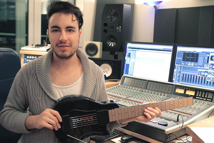 Hands-on! Der Backstage PRO Community-Test: Die neue Generation der You Rock Guitar